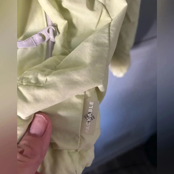 Columbia | packable | lightweight | softshell | mesh lined | hooded | large - Picture 10 of 13